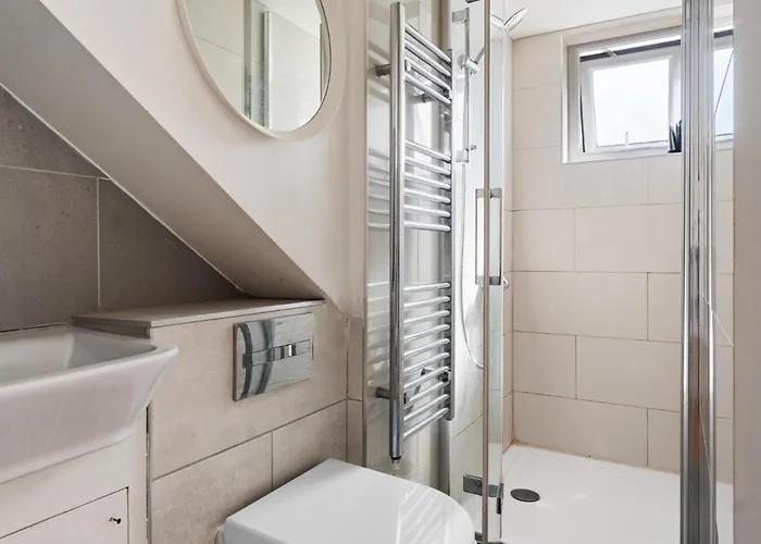 Shard View 3 Bed Entire Home